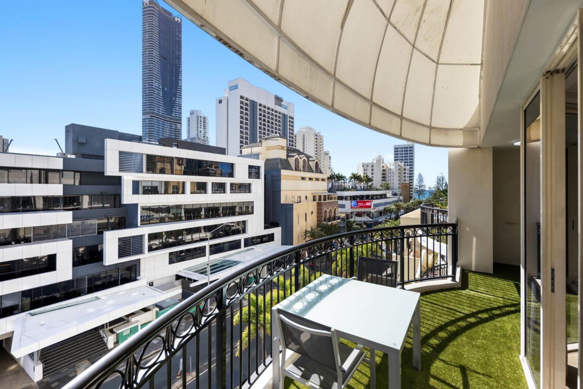 Chevron Renaissance - Private * Gold Coast